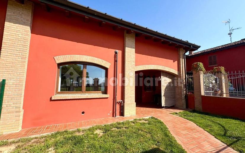 Villa a schiera via Francesco Giarelli, Viustino, San Giorgio Piacentino — foto 27 di 37