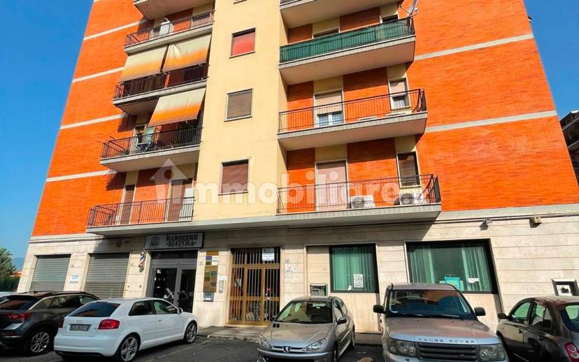 Trilocale piazza Caduti di via Fani, Tribunale, Frosinone — foto 13 di 31