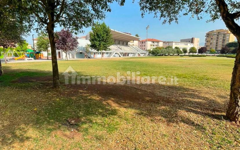 Trilocale piazza Caduti di via Fani, Tribunale, Frosinone — foto 5 di 31