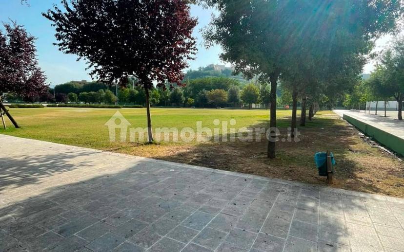 Trilocale piazza Caduti di via Fani, Tribunale, Frosinone — foto 14 di 31