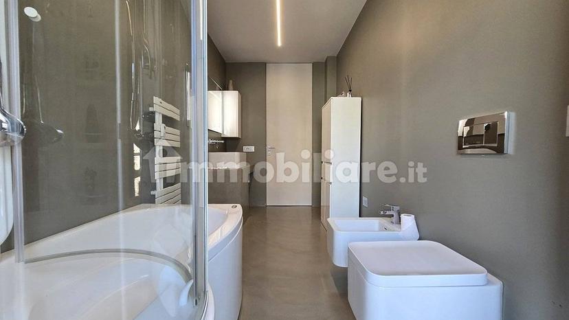 Trilocale via Chambery 125, Centro, Aosta — foto 26 di 30