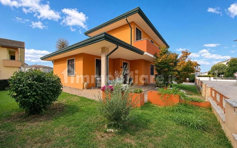 Villa unifamiliare piazza Madonna San Luca, Centro, Bosaro — foto 23 di 32