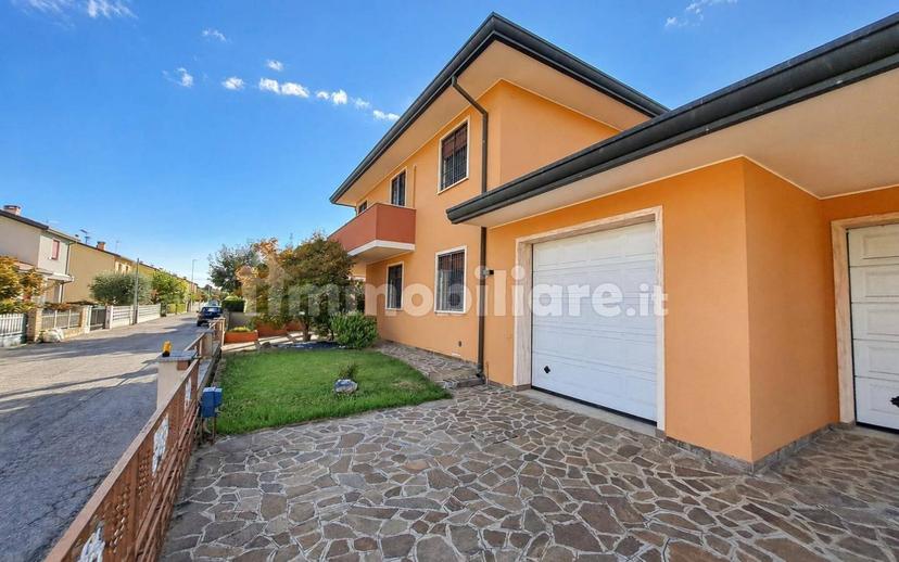 Villa unifamiliare piazza Madonna San Luca, Centro, Bosaro — foto 6 di 32