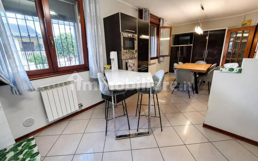 Villa unifamiliare piazza Madonna San Luca, Centro, Bosaro — foto 4 di 32