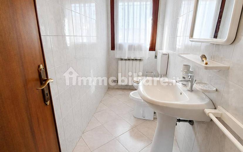 Villa unifamiliare piazza Madonna San Luca, Centro, Bosaro — foto 2 di 32