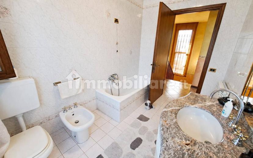 Villa unifamiliare piazza Madonna San Luca, Centro, Bosaro — foto 29 di 32