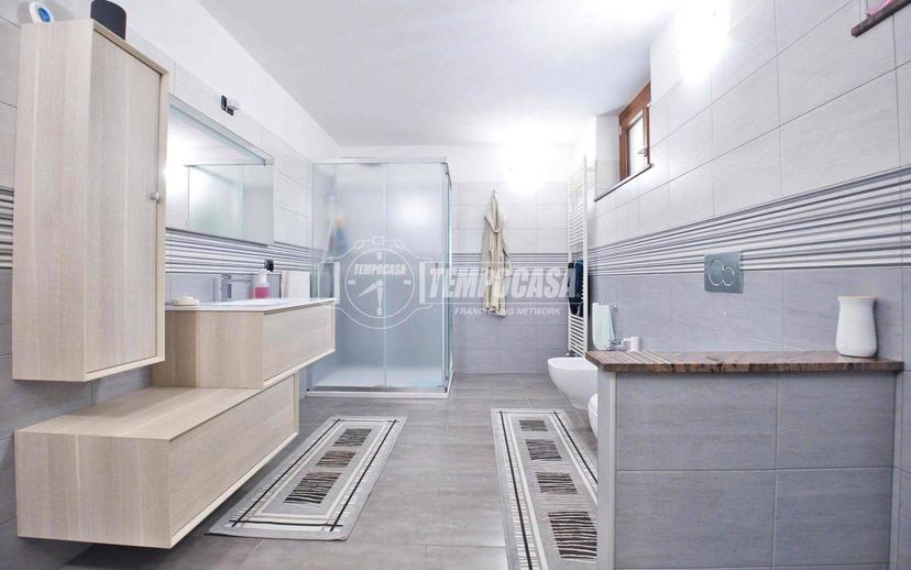 Villa a schiera 5 locali, ottimo stato, Galliate — foto 9 di 48