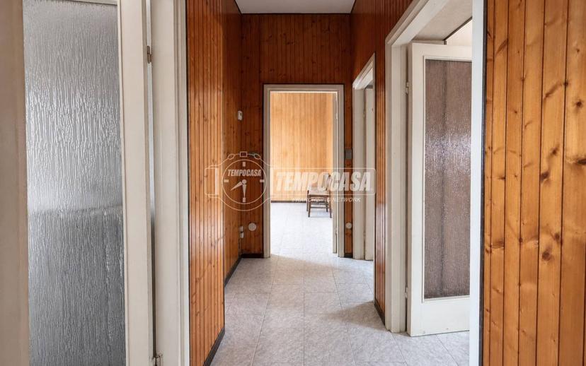 Trilocale buono stato, terzo piano, Cameri — foto 22 di 24