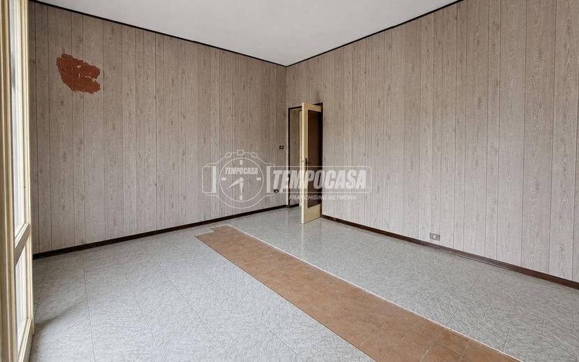 Trilocale buono stato, terzo piano, Cameri — foto 21 di 24
