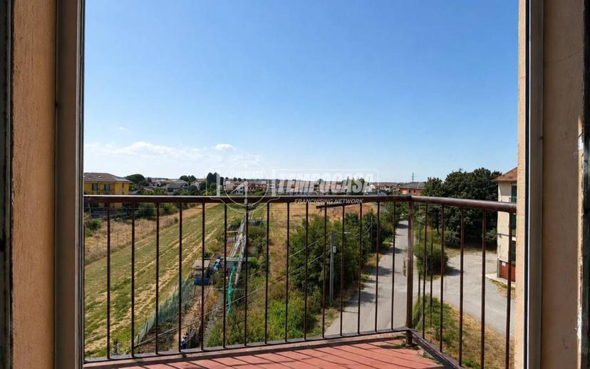 Trilocale buono stato, terzo piano, Cameri — foto 4 di 24