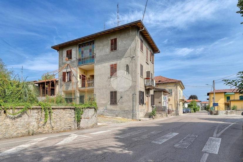 Quadrilocale piazza San Martino 5, Cimbro, Vergiate — foto 2 di 29