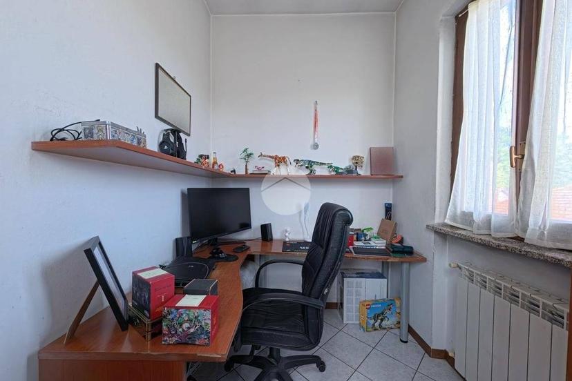 Quadrilocale piazza San Martino 5, Cimbro, Vergiate — foto 8 di 29