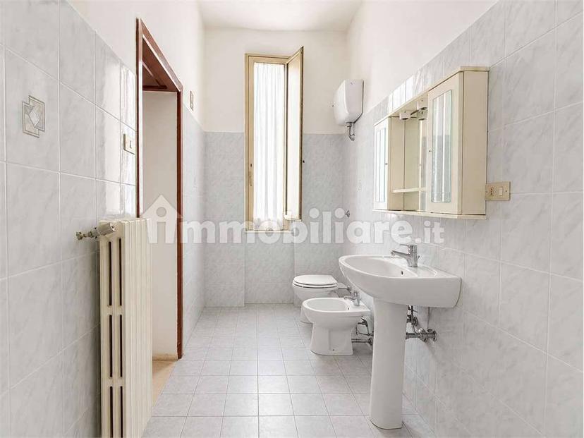 Trilocale da ristrutturare, primo piano, Centro, Lucera — foto 2 di 9