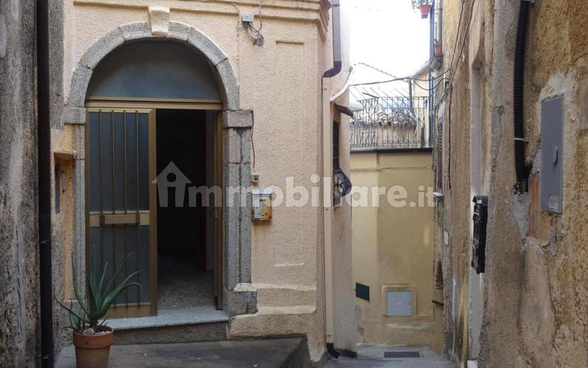 Trilocale via Castello 6, Centro, Badolato — foto 2 di 23