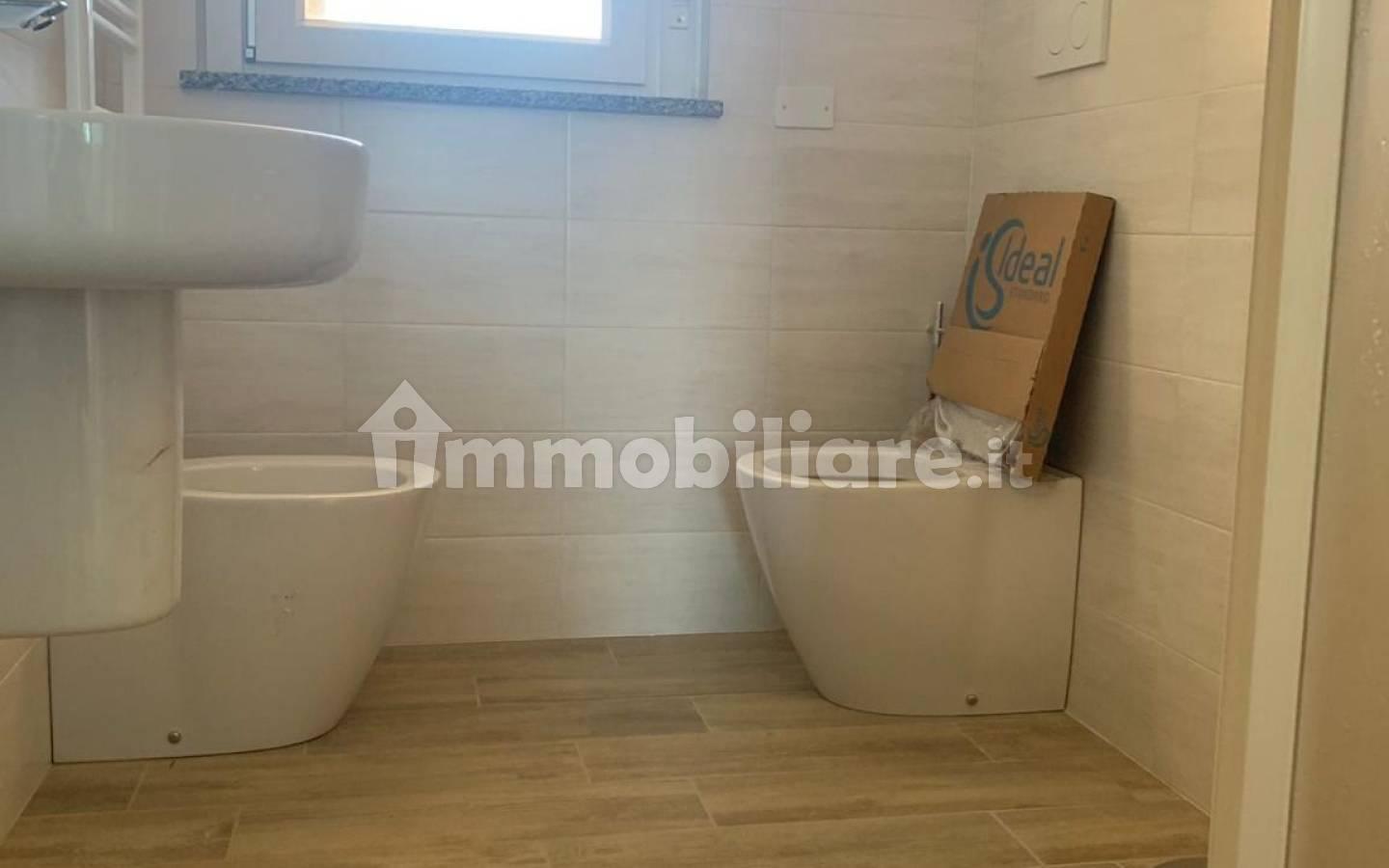 Stanza doppia via delle Rosette 122, Novara