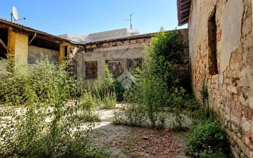 Rustico via IV Novembre 14, Centro, Castelleone — foto 9 di 10