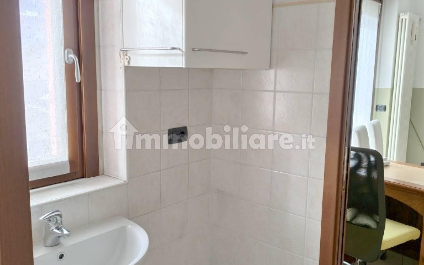 Bilocale via Libertà, Centro, Ardenno