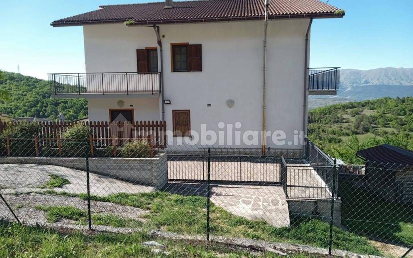 Trilocale via Quartaro, Collebrincioni - Assergi, L'Aquila — foto 6 di 6