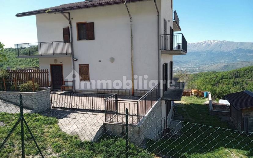 Trilocale via Quartaro, Collebrincioni - Assergi, L'Aquila