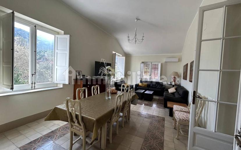Villa unifamiliare viale Margherita di Savoia, Mondello - Valdesi, Palermo — foto 2 di 24