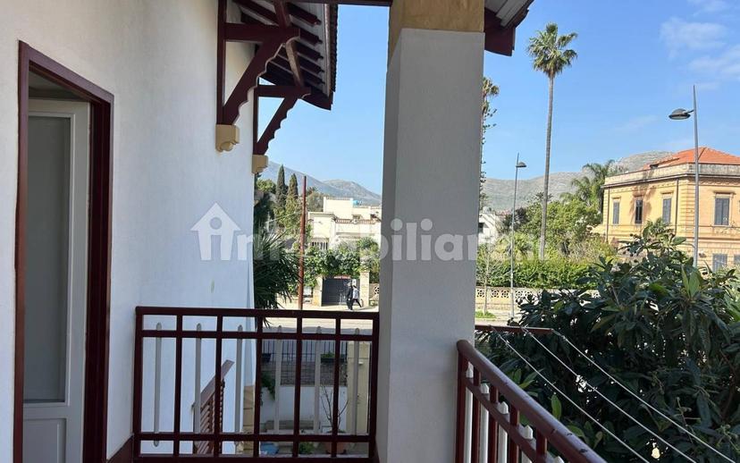 Villa unifamiliare viale Margherita di Savoia, Mondello - Valdesi, Palermo — foto 16 di 24