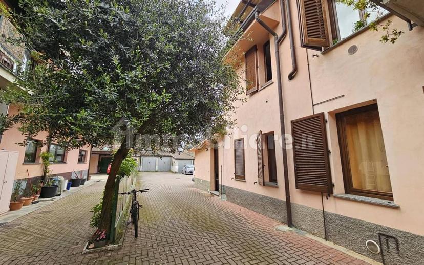 Bilocale via Giuseppe Garibaldi, Centro, Giussano — foto 2 di 10