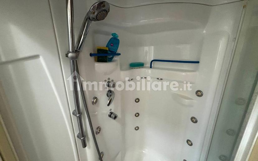Trilocale via Alessandro di Gifflenga 15, Semicentro, Vercelli — foto 11 di 28