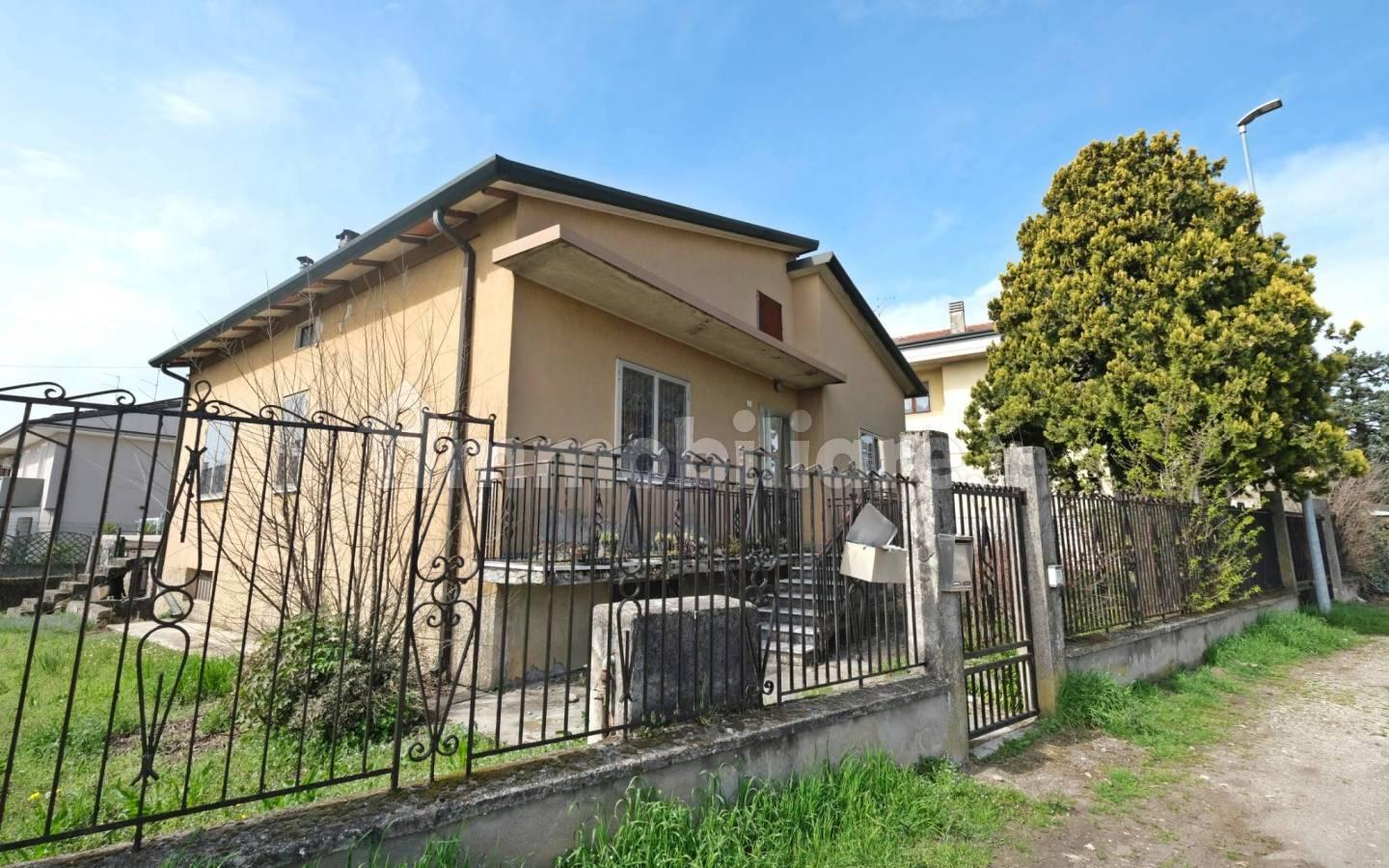 Villa unifamiliare via Crocioni, Villafranca di Verona