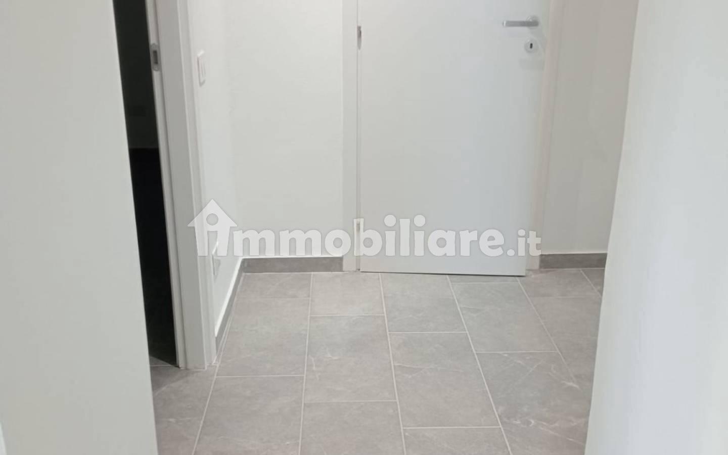 Trilocale via Piatti 19, Turate