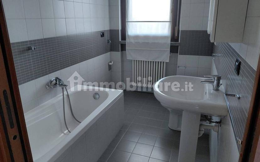 Trilocale buono stato, terzo piano, Centro, Binago — foto 13 di 21