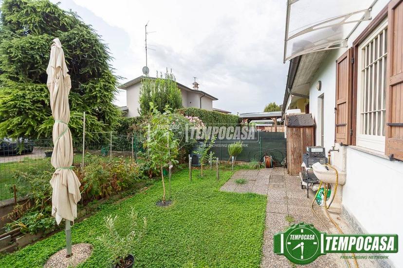 Villa unifamiliare via Leonardo da Vinci, Centro, Pandino — foto 7 di 38