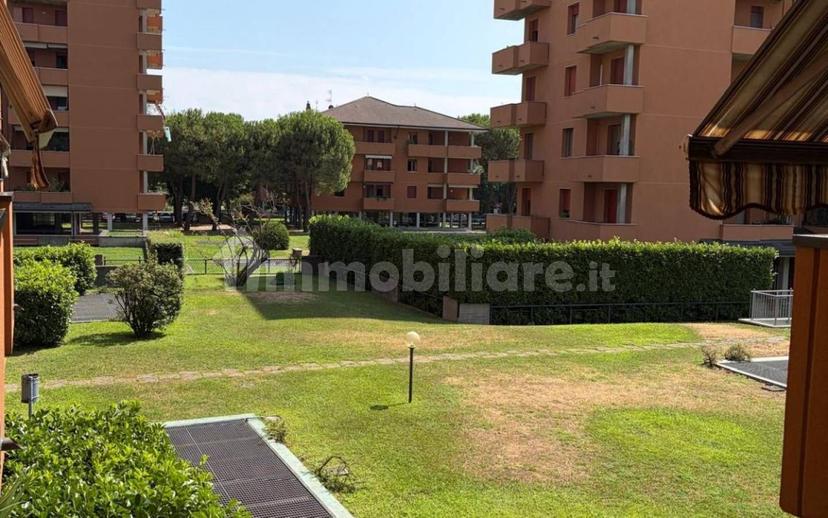 Trilocale via Anton Cechov 7, Desio — foto 2 di 25