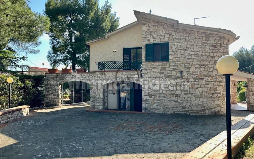 Villa unifamiliare viale Posta Milella, Montegrosso - Boschetto, Andria — foto 9 di 21