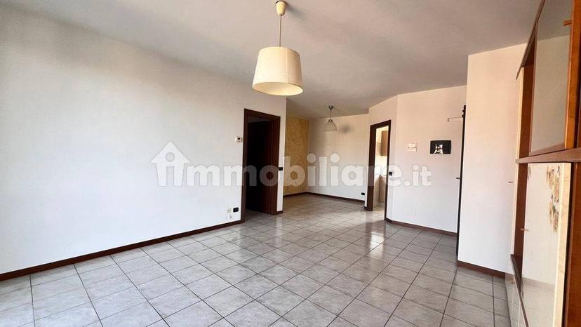 Trilocale piazza Libertà 1, Centro, Missaglia — foto 29 di 46