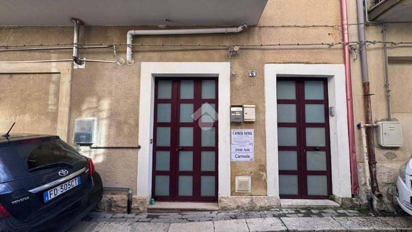 Trilocale via Sirena 6, Centro, Ragusa — foto 3 di 17