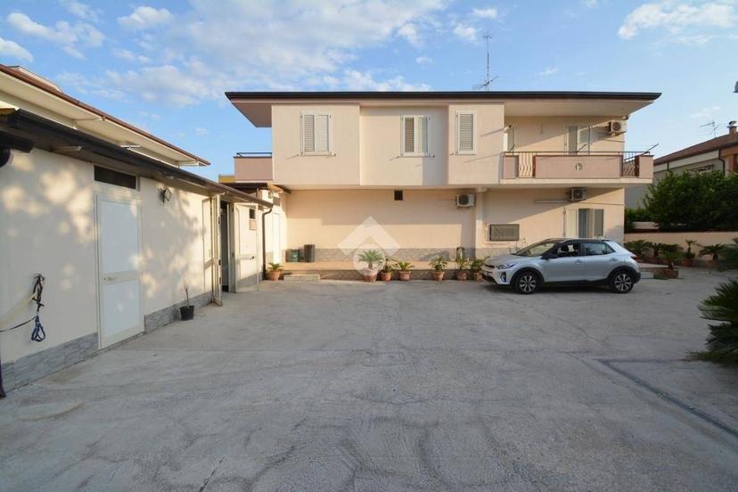 Villa unifamiliare via Agostino Stellato 160, San Prisco — foto 34 di 38
