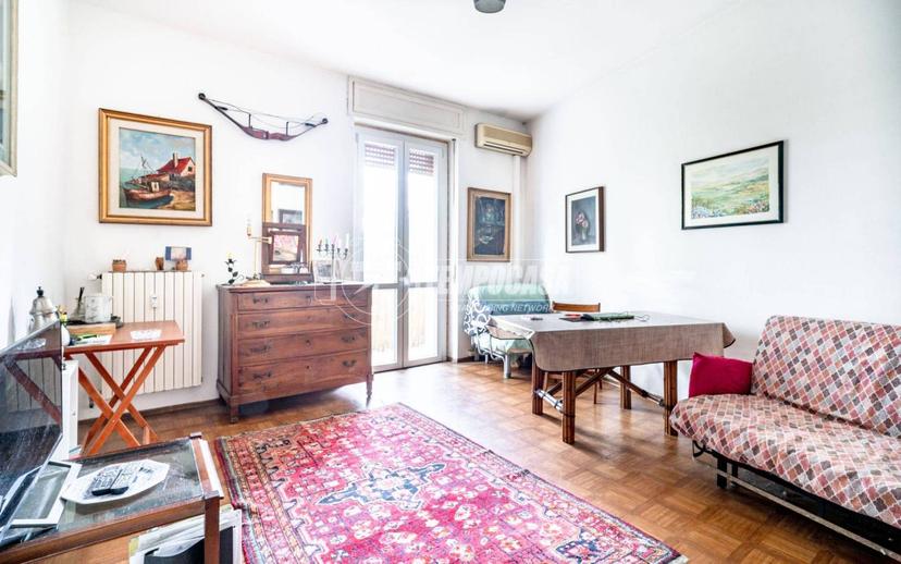 Bilocale viale 5 Giornate, Centro, Caronno Pertusella — foto 13 di 17