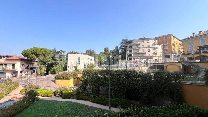 Trilocale piazza Libertà 1, Centro, Missaglia — foto 45 di 46