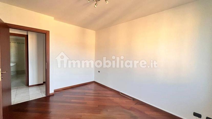 Trilocale piazza Libertà 1, Centro, Missaglia — foto 6 di 46