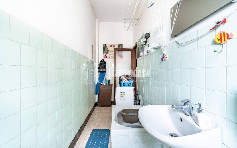 Bilocale viale 5 Giornate, Centro, Caronno Pertusella — foto 9 di 17