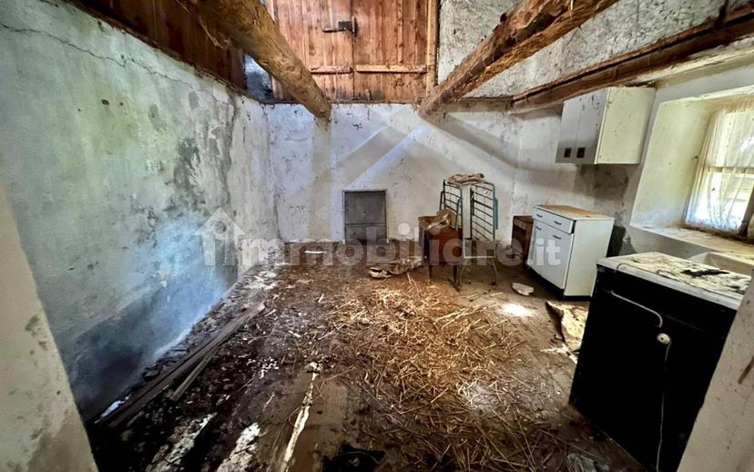 Rustico frazione Genzana, Pontechianale — foto 2 di 14