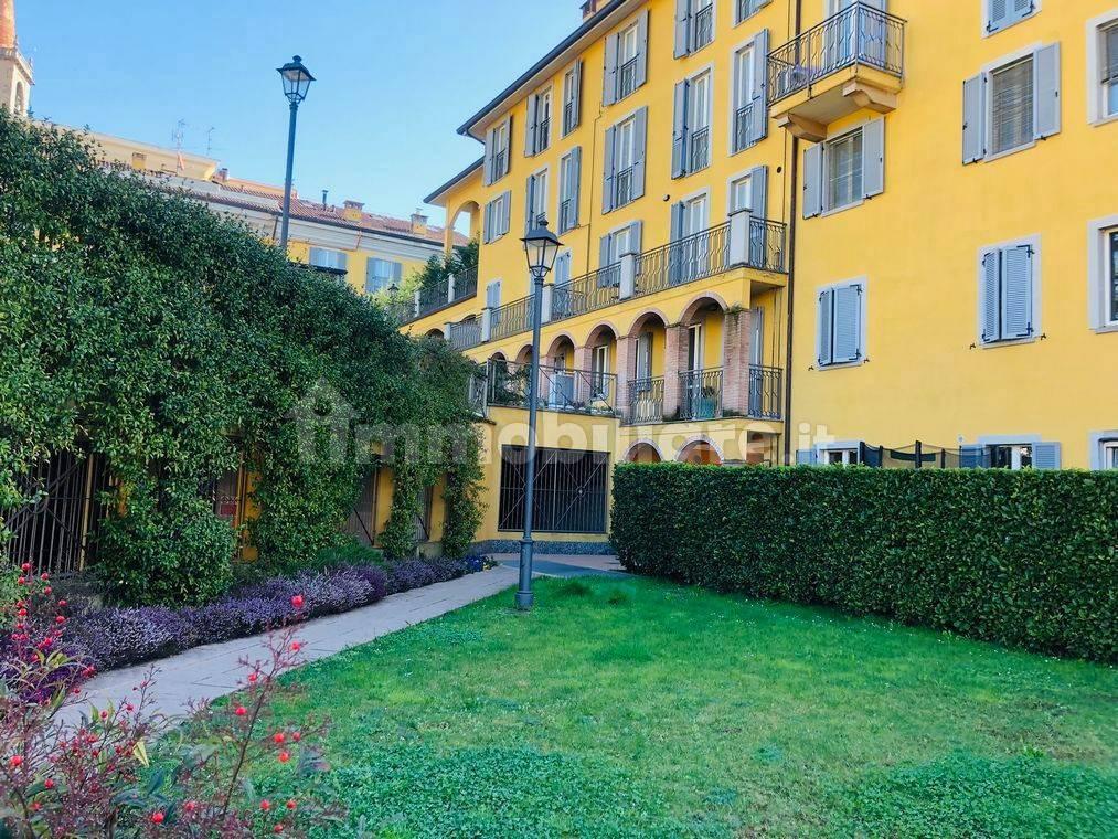 Trilocale piazza Libertà 1, Centro, Missaglia
