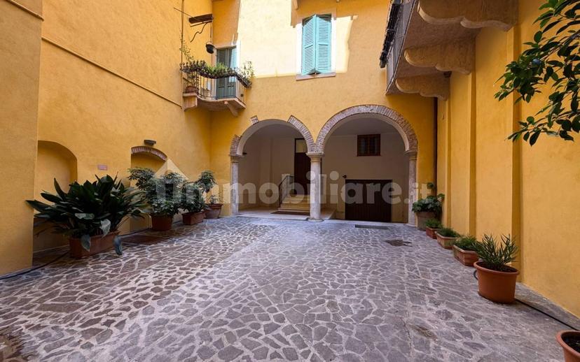 Bilocale ottimo stato, piano terra, Centro Storico, Verona — foto 4 di 12