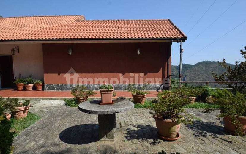Villa bifamiliare via Giutte, Mele — foto 34 di 43