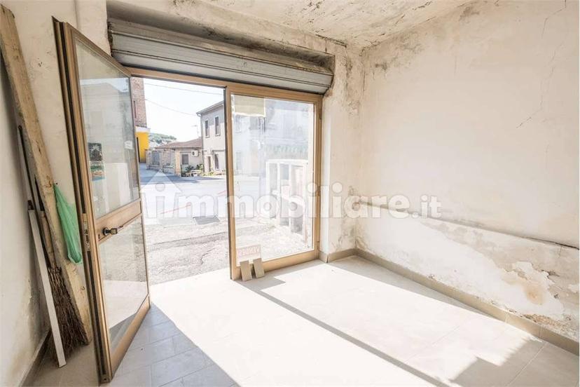 Appartamento da ristrutturare, Centro, Collecorvino — foto 45 di 48