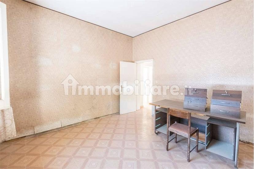 Appartamento da ristrutturare, Centro, Collecorvino