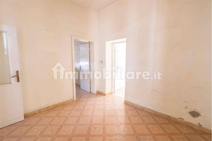 Appartamento da ristrutturare, Centro, Collecorvino — foto 6 di 48