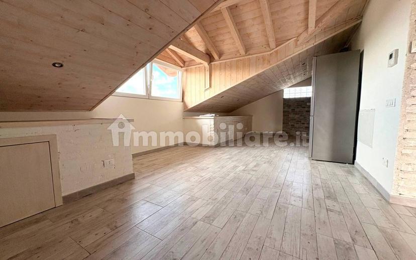 Mansarda via Leonardo da Vinci 26, Caronno Varesino — foto 16 di 18
