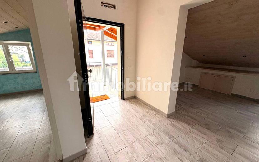 Mansarda via Leonardo da Vinci 26, Caronno Varesino — foto 2 di 18