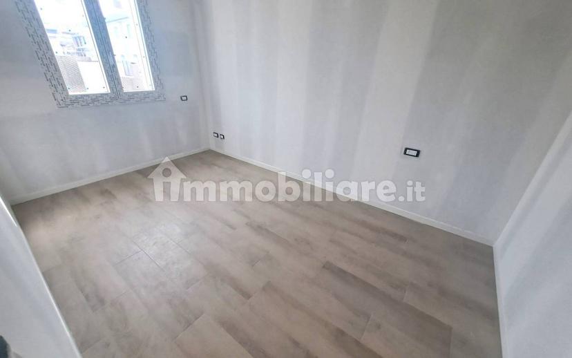 Trilocale via Roma 32, Azzano San Paolo